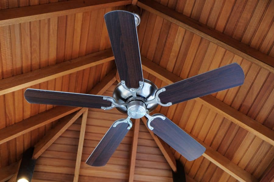 How Can I Fix a Ceiling Fan Light That Won’t Turn On?