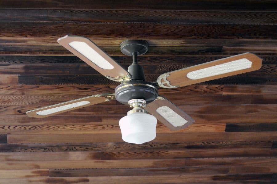 Things To Consider When Choosing The Light Bulbs For a Ceiling Fan