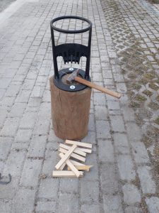 Kindling Cracker King XL Cast Iron Kindling Splitter,